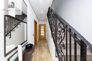 Maison jumelée à Pulianas. Adosado con piscina, en la mejor zona de pulianas.