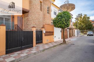 Casa adossada a Cúllar Vega. Oportunidad única adosado en cullar vega a un precio asequible