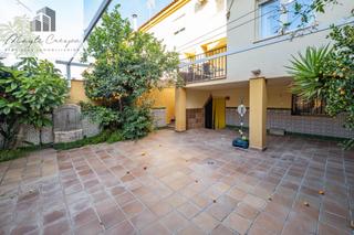 Casa adossada a Cúllar Vega. Amplio adosado en cullar vega  ideal para familias