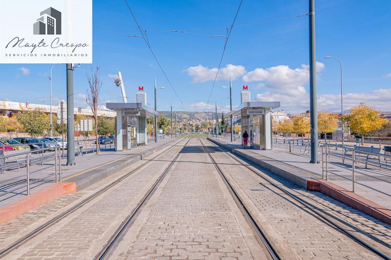 Foto 7d5a5363-7aa0-4c2e-9889-10f1f8b8e5a8. Piso  en pintor manuel maldonado en Barrio de Zaidín Granada
