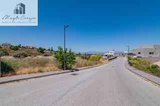 Terreno residencial en Altos de la Zubia. Terreno en la zubia