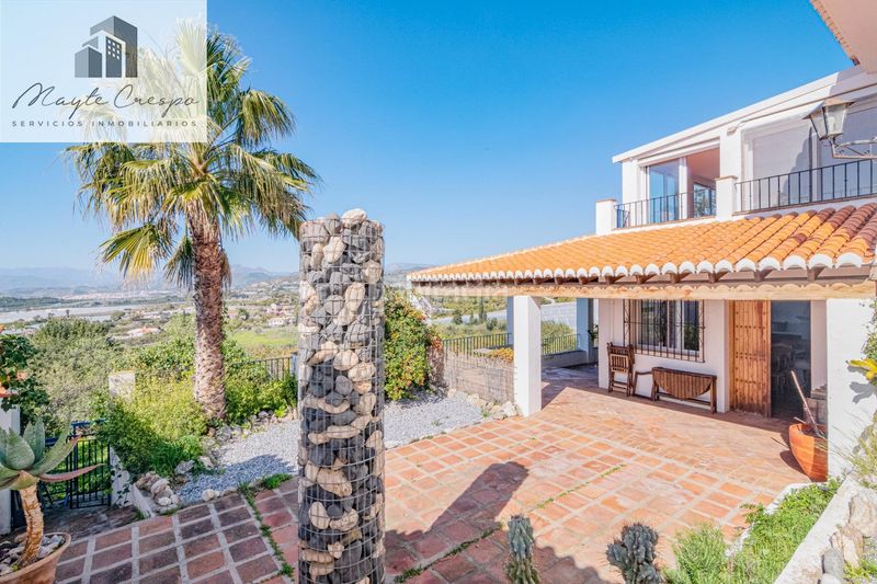 Foto b755e4c7-75a7-4290-8933-1be7c218524b. Chalet in calle alcubillas 44 in Los Tablones - La Garnatilla Motril