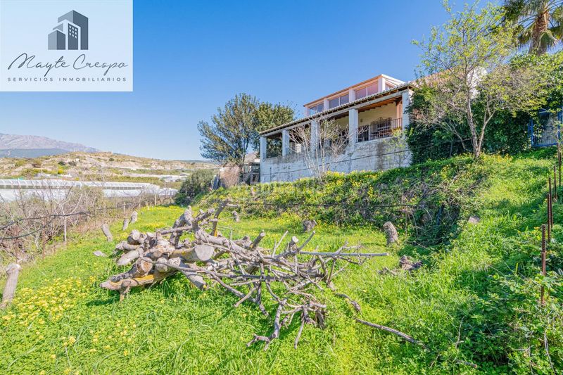 Foto fbeb2040-9a58-4f23-abed-5b42e7bd3ead. Chalet in calle alcubillas 44 in Los Tablones - La Garnatilla Motril
