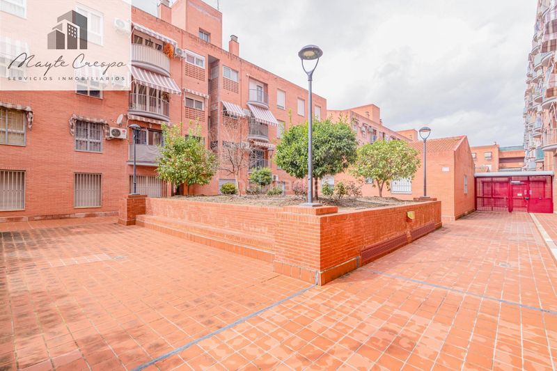 Foto 24297e42-ca61-4f5e-bb71-d318d9c66586. Dúplex amb aparcament a Joaquina Eguaras Granada