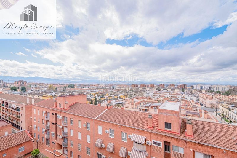 Foto da0efbb9-b512-4357-9c95-cbce51e43bb3. Dúplex amb aparcament a Joaquina Eguaras Granada