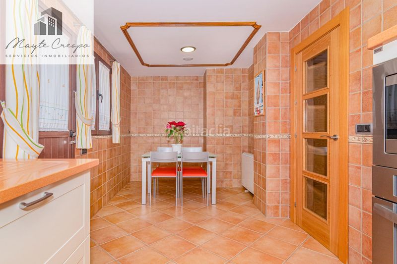 Foto 1edb6add-e178-4a33-b9a4-5834eebd3ce4. Casa adossada amb calefacció aparcament piscina a Zubia (La)