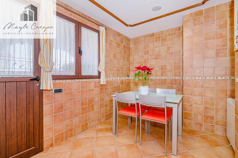 Foto a426713b-2771-43a0-82df-aa2cee9001d2. Casa adossada amb calefacció aparcament piscina a Zubia (La)
