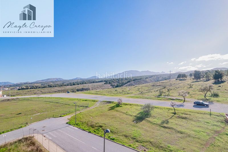 Foto aefde1bd-d0db-49ba-94fd-9839a7ad5545. Casa adossada amb calefacció aparcament piscina a Zubia (La)