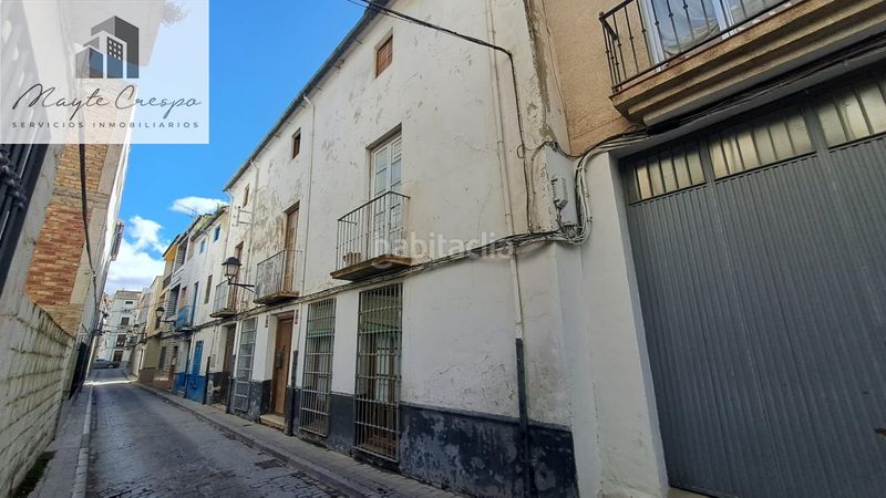 Foto 9c3eb5bf-b26d-4c81-8a2f-03c9aa303989. Casa adossada amb aparcament a Loja