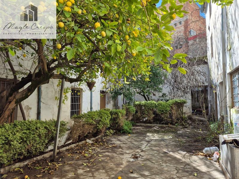 Foto f5760782-3dc0-485a-b9e1-bfc08601d29e. Casa adossada amb aparcament a Loja