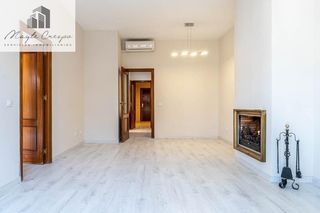 Appartement à Calle calle puentezuelas 28. Pisazo convertible en dos dormitorios y dos baños en edificio em