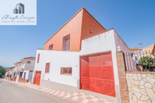 Xalet  Calle de dalí. Espectacular chalet en tocon, illora con piscina privada!