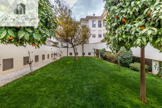 Etagenwohnung  Calle de la estación de tranvías 20. Precioso piso con dos dormitorios, garaje y trastero junto a par