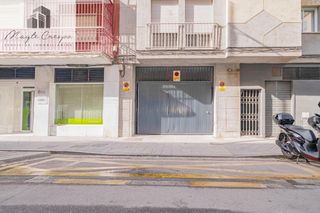Aparcament cotxe a Pajaritos