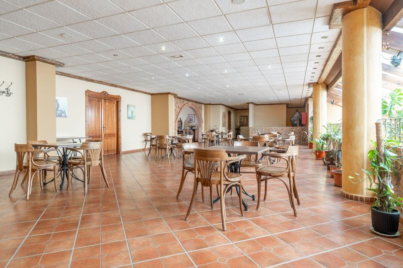 Foto f9e83e9e-d486-46a4-912b-2f8aef3192fd. Edificio in Diezma