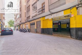 Geschäftsraum in Camino de ronda 132. Local en camino de ronda 132d con posibilidad de cambio de uso a