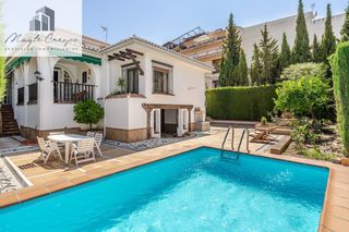 Chalet en La Zubia Ciudad. Chalet exclusivo una sola planta en el centro de la zubia