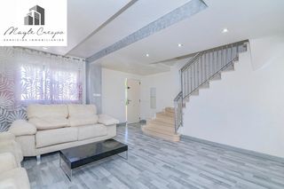 Casa aparellada a Jun
