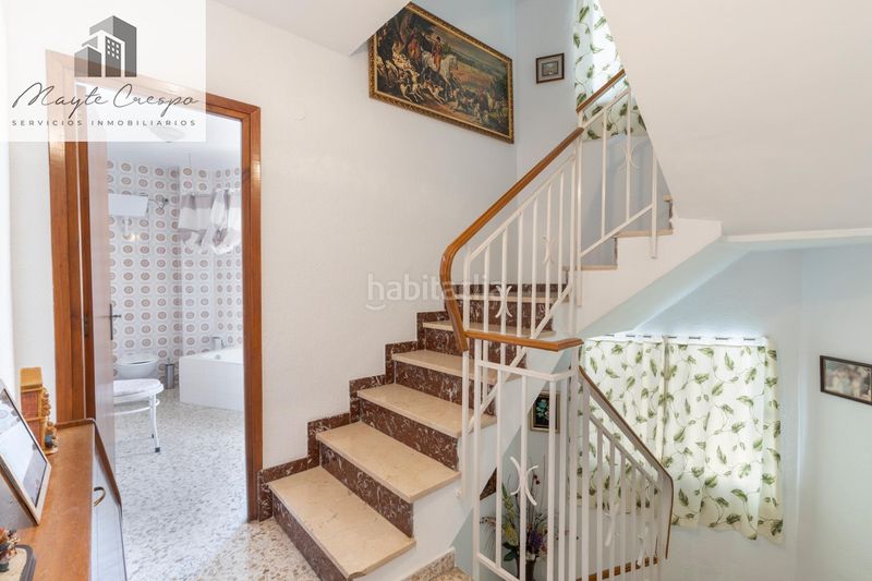 Foto bbf06f34-2ce5-4f90-985f-f16953621308. Casa adossada amb aparcament a Atarfe