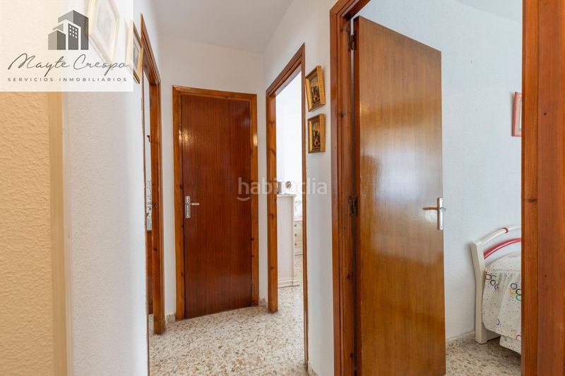 Foto e034f434-d425-4136-b7bb-030af6cd09e2. Casa adossada amb aparcament a Atarfe
