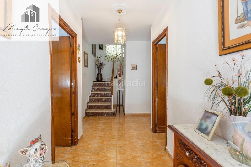 Foto f41447b6-68f9-42d8-993f-52c8cc85797d. Casa adossada amb aparcament a Atarfe