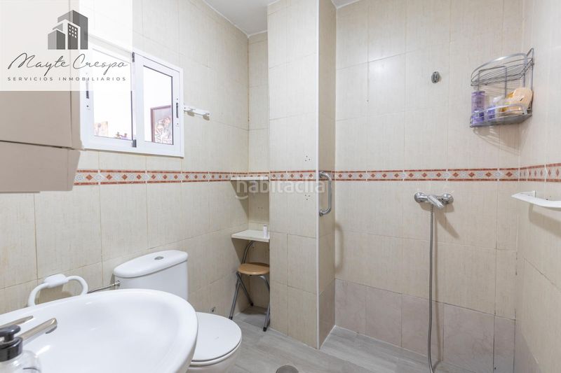 Foto ff63383c-2a65-47a2-8ba4-5f581f96bbc0. Casa adossada amb aparcament a Atarfe