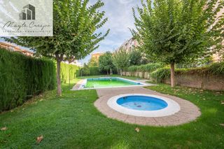 Flat in Parque Nueva Granada. Piso de 3 dormitorios 2 baños con piscina, garaje y terraza con