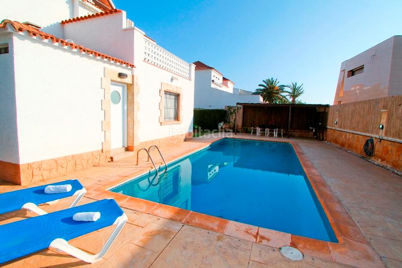 Foto ec39ddd8-f44d-4956-8a7a-0c23557944f6. Xalet amb aparcament piscina a mar Cambrils Cambrils