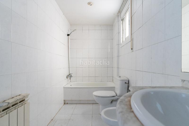 Foto 04b9d812-e04c-41f5-98b8-58706182c235. Piso en carrer de l'alcalde segimon 16 piso zona carrefour en Reus