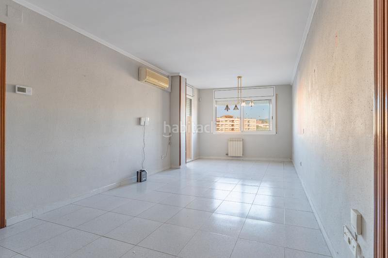 Foto 2f29cb62-32a6-42b2-bc15-9805dc388b40. Piso en carrer de l'alcalde segimon 16 piso zona carrefour en Reus