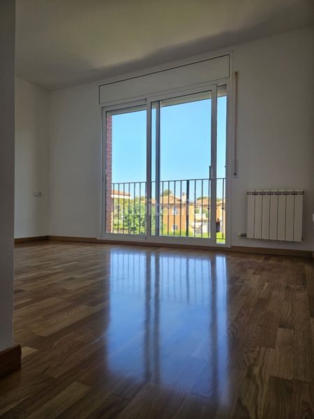 Foto d1dd968e-d065-4402-b21c-ce92601dea97. Casa amb xemeneia calefacció aparcament a pla de maset - cap de Salou Salou