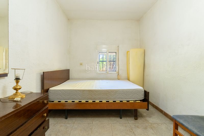 Foto a5e67b23-f207-49fa-8678-02358636599f. Masia amb xemeneia calefacció aparcament a Alforja