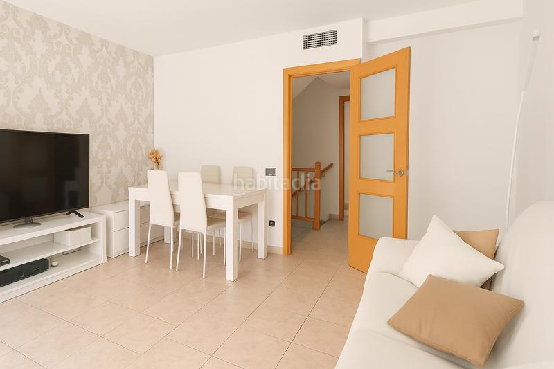 Foto d51cbf4b-ef9e-4125-ab0a-43687275b3cc. Casa adossada amb calefacció aparcament a Remolins - Sant Jaume Tortosa