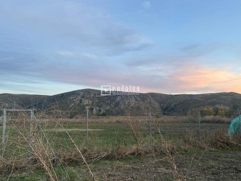 Foto 536a8b99-95da-44e3-8ffe-9dd45fcdfd16. Solar industrial a Chinchón