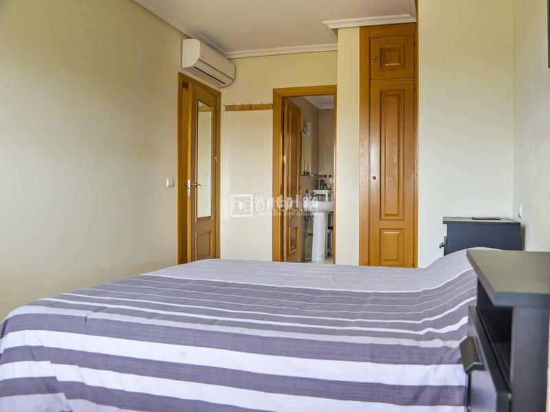 Foto cea779a8-4386-48a5-85ff-947a750d64c4. Pis amb calefacció aparcament piscina a El Quiñón Seseña