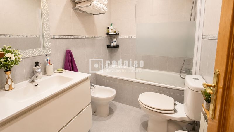 Foto f0a278b5-1a22-4eac-a086-1a8d12645969. Xalet amb calefacció aparcament a Las Lomas Seseña