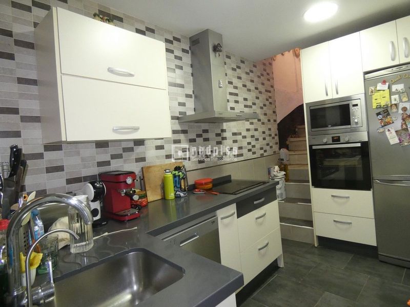 Foto c0dce26e-b174-4745-92cb-ff678a8797b1. Casa amb calefacció aparcament a La Merced Málaga