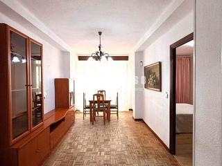 Etagenwohnung in Conde de Ureña. Bamplio piso para diseñar a tu gusto en la victoriab