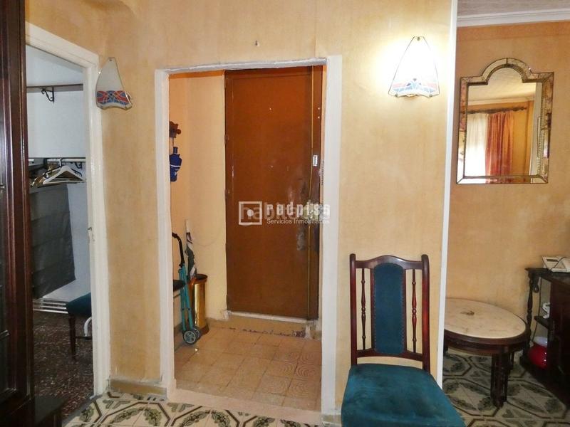 Foto 0eaeb70a-a02d-4251-b4a4-7ca3e8c8ff31. Piso bfantástica oportunidad a reformar en zona Cristo de la Epidemia b en Málaga