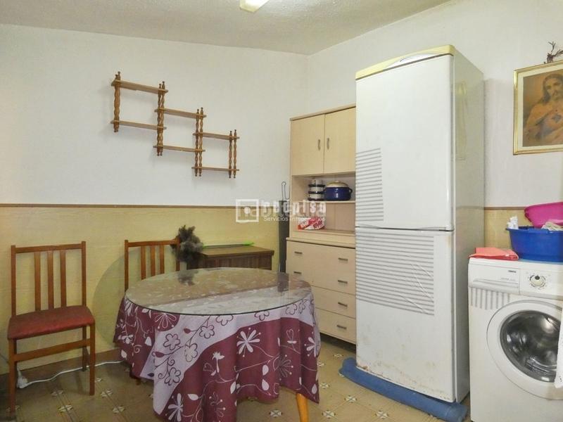 Foto 80005e57-34c3-4bce-8d7d-db3ee2f3b7b0. Piso bfantástica oportunidad a reformar en zona Cristo de la Epidemia b en Málaga