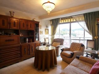 Flat in Olletas - Sierra Blanquilla. Piso a reformar con tres dormitorios y terraza en zona cristo de