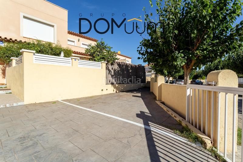 Foto 3742945c-92f4-4111-a593-5b3849983e7b. Casa aparellada amb calefacció aparcament piscina a Miami Platja