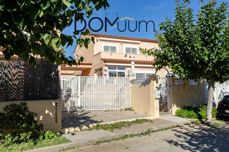 Foto ca0906fa-dac7-4a8e-b721-ea828c136f6c. Casa aparellada amb calefacció aparcament piscina a Miami Platja