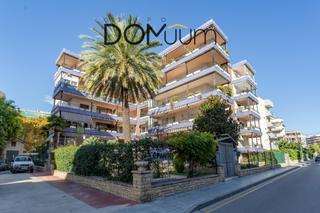 Pis  Calle berlin. Amplio piso semireformado con terraza en calle berlín, salou Pis  Calle berlin. Amplio piso semireformado con terraza en calle berlín, salou