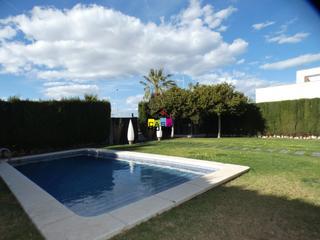Chalet en Playa. **chalet esquinero en puerto burriana - un hogar de ensueño**