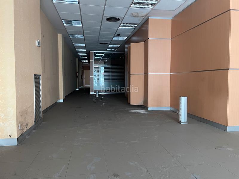 Foto 3ccf3cfe-e800-4823-88dc-bfc6da7dd237. Local comercial en Centre Ripollet