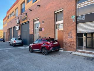 Business premise in Carrer carrasco i formiguera 13