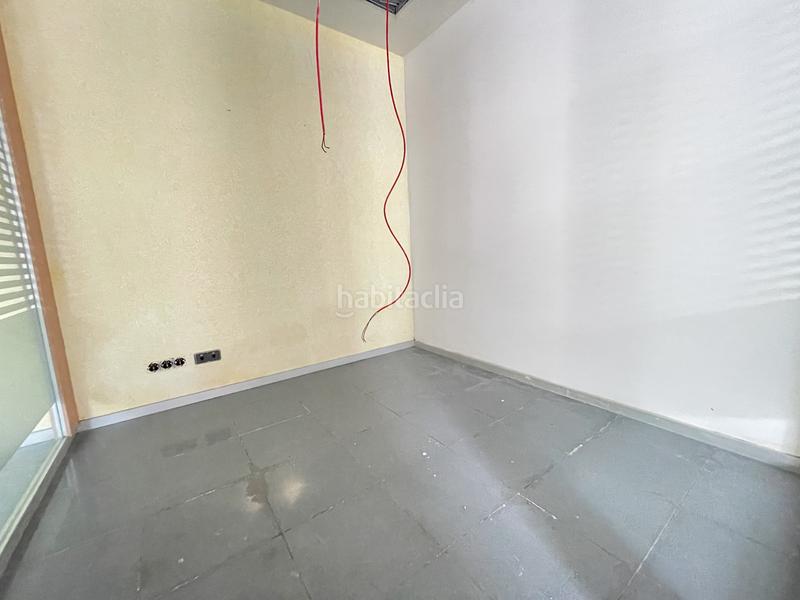 Foto 3d4b387e-f28e-4bb7-b602-2715a46a2ce5. Local comercial en carrer de lleida 3 local esquinero en venta c/lleida sant joan despi en Sant Joan Despí
