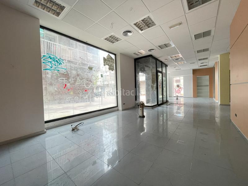 Foto 833a859c-c622-4516-8d5e-08f050088894. Local comercial en carrer de lleida 3 local esquinero en venta c/lleida sant joan despi en Sant Joan Despí