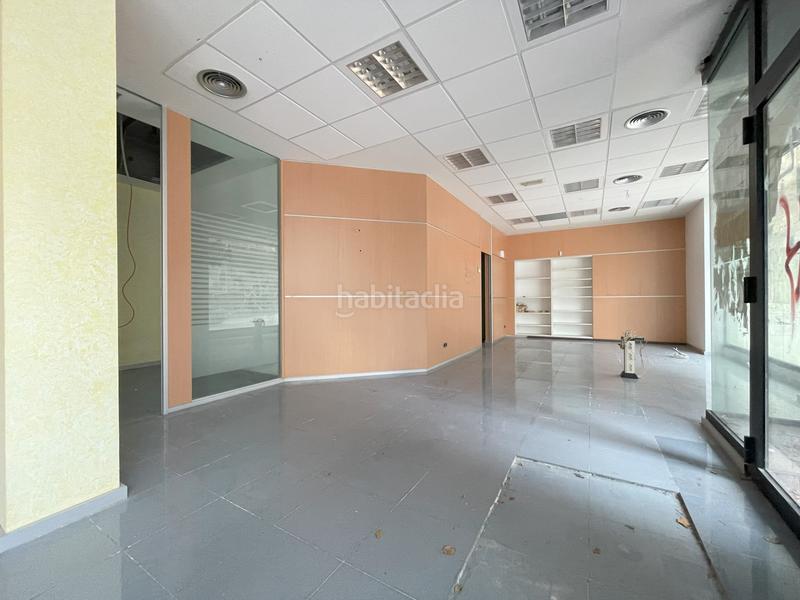 Foto ffb46b5b-e664-437b-8ffb-397cd3c0af0f. Local comercial en carrer de lleida 3 local esquinero en venta c/lleida sant joan despi en Sant Joan Despí